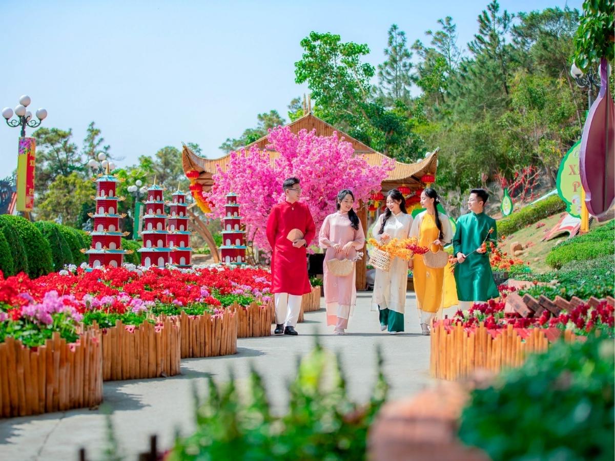 Chùa Ba Vàng mùa xuân
