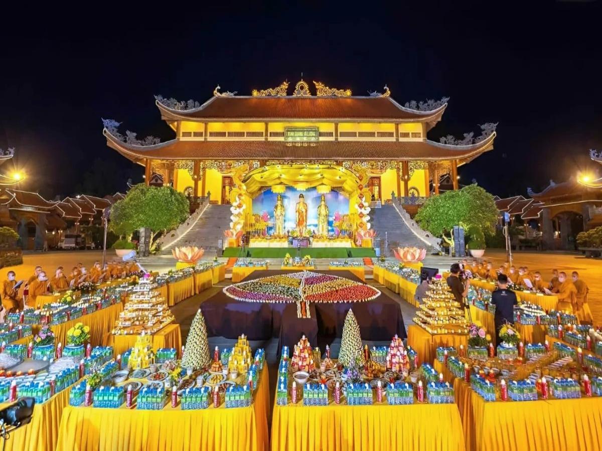 Chùa Ba Vàng và không gian cảnh quan