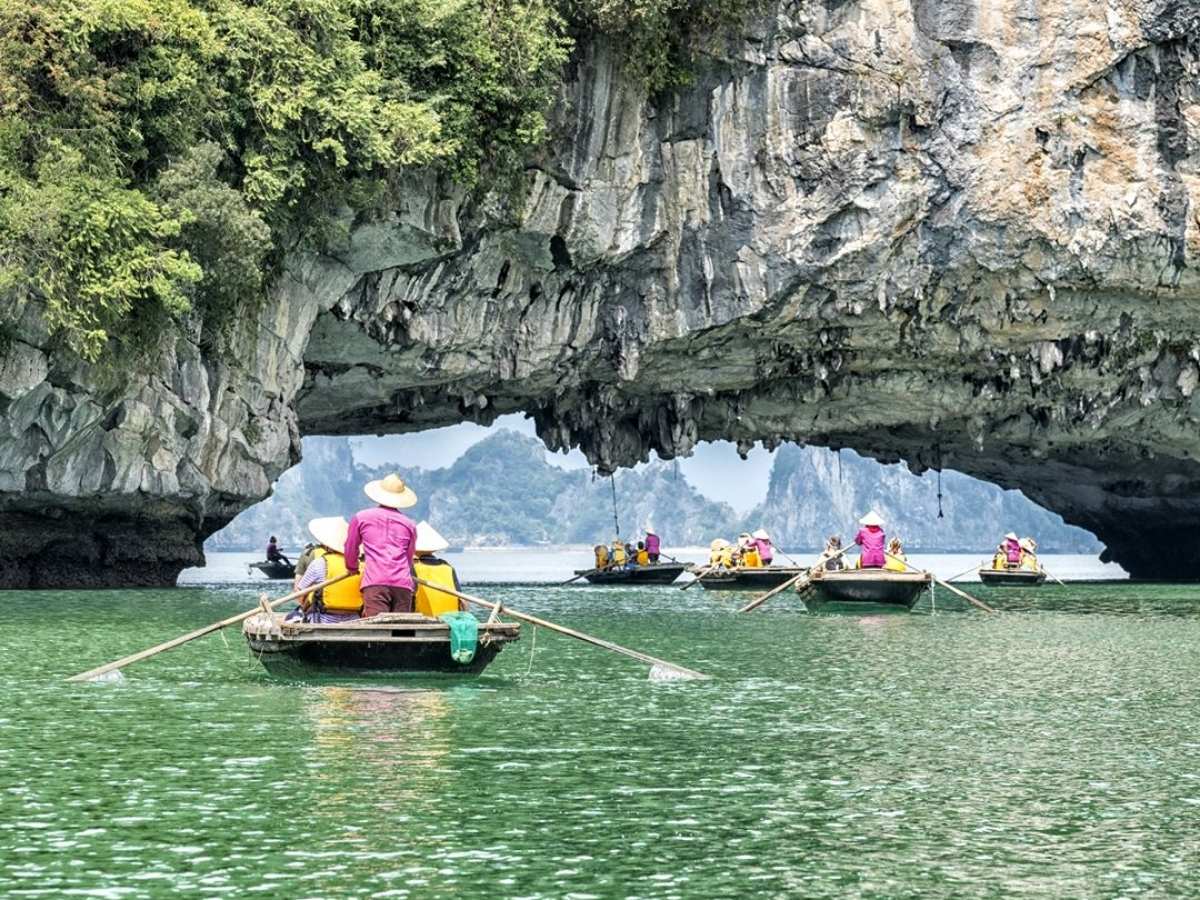 Tuyến tham quan động Thiên Cung và hang Đầu Gỗ tại Hạ Long