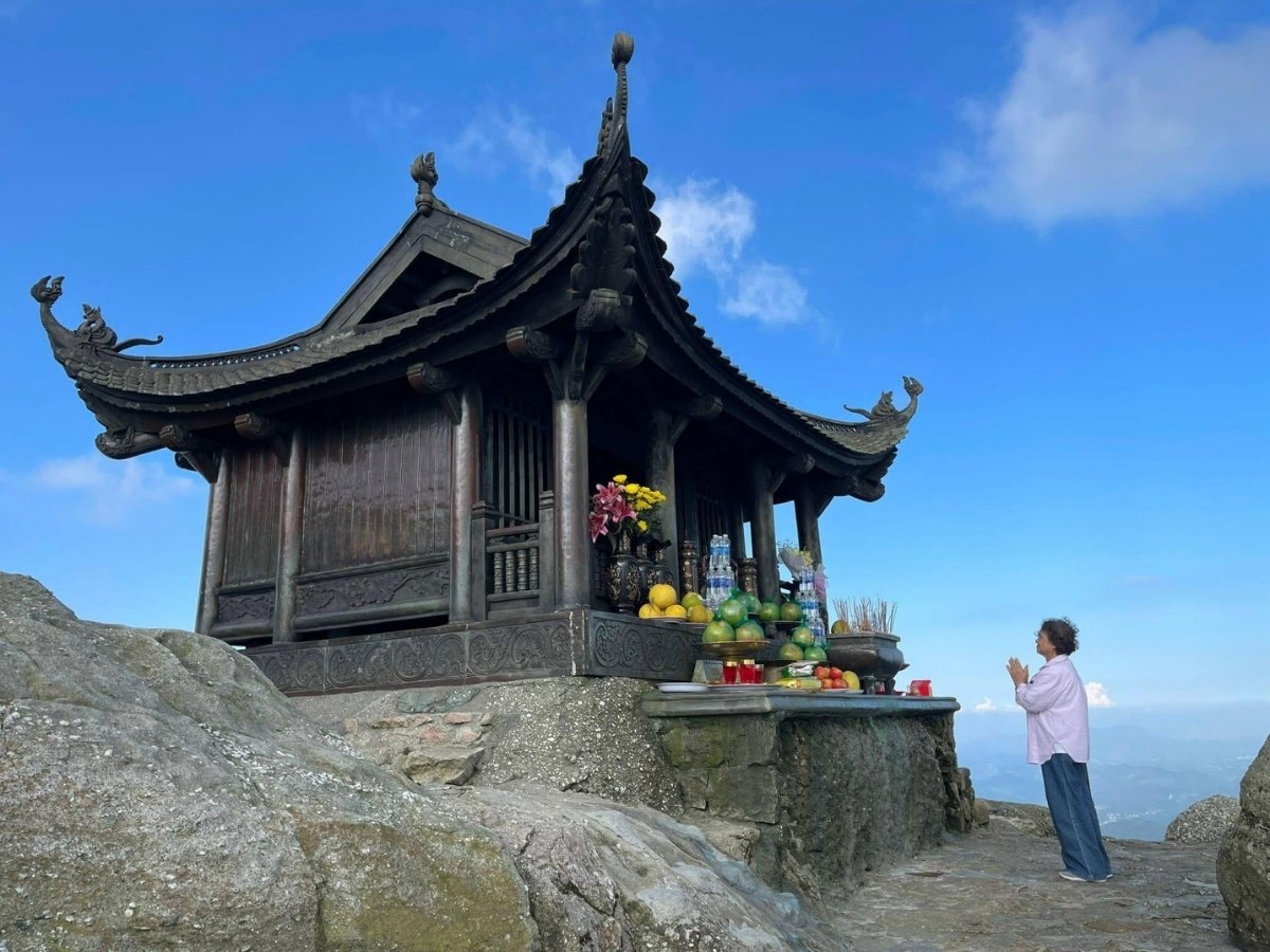 Hành hương chùa Ngọa Vân kết hợp tham quan chùa Hoa Yên và chùa Đồng