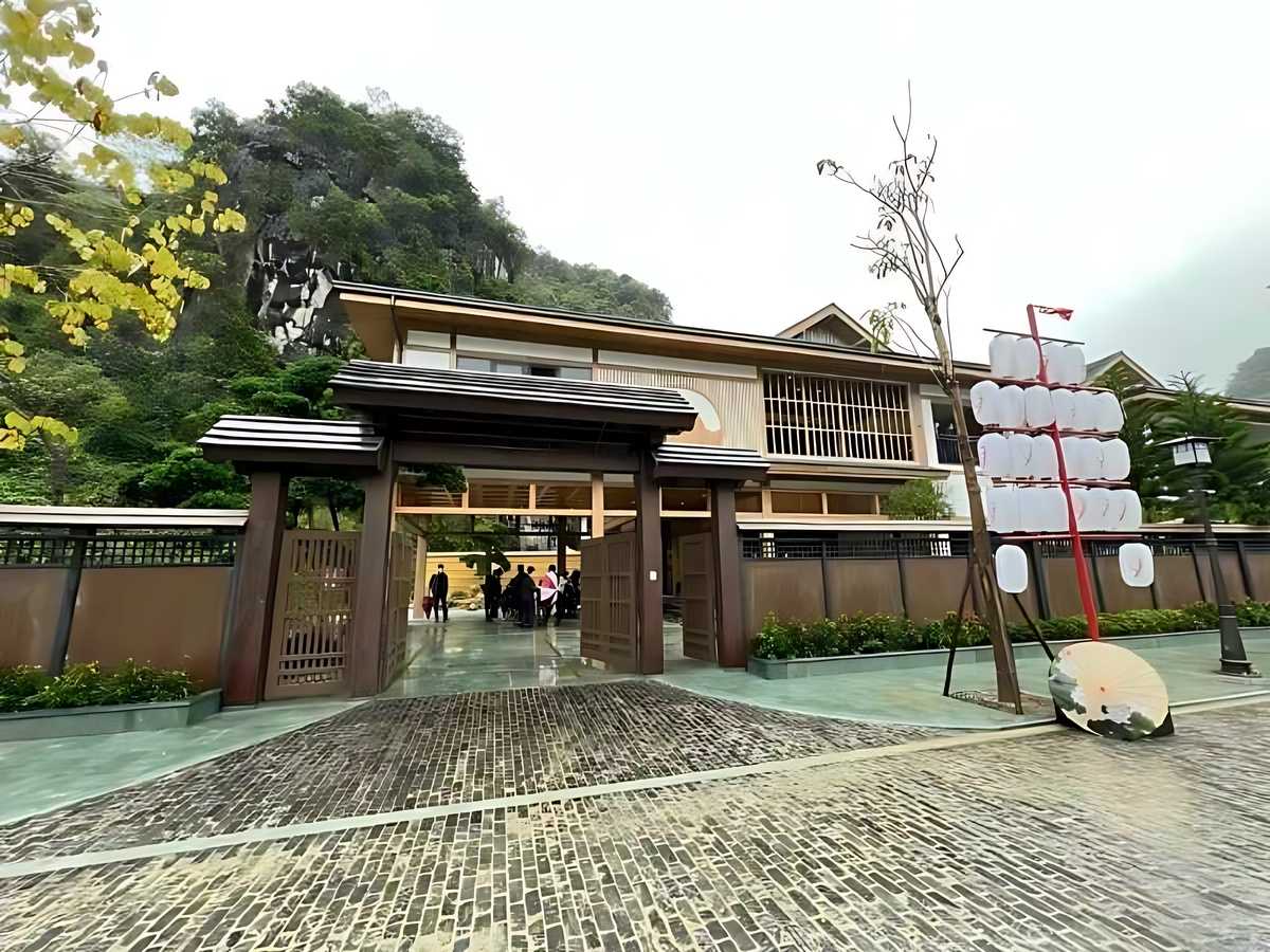 Khu nghỉ dưỡng khoáng nóng Yoko Onsen Quang Hanh