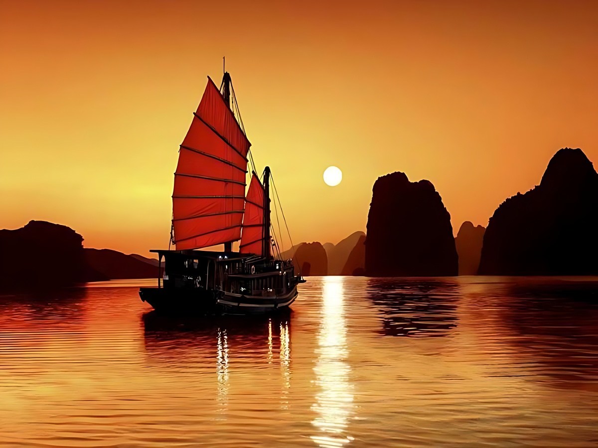 Chọn giờ tàu phù hợp để tối ưu lịch trình tham quan Vịnh Hạ Long