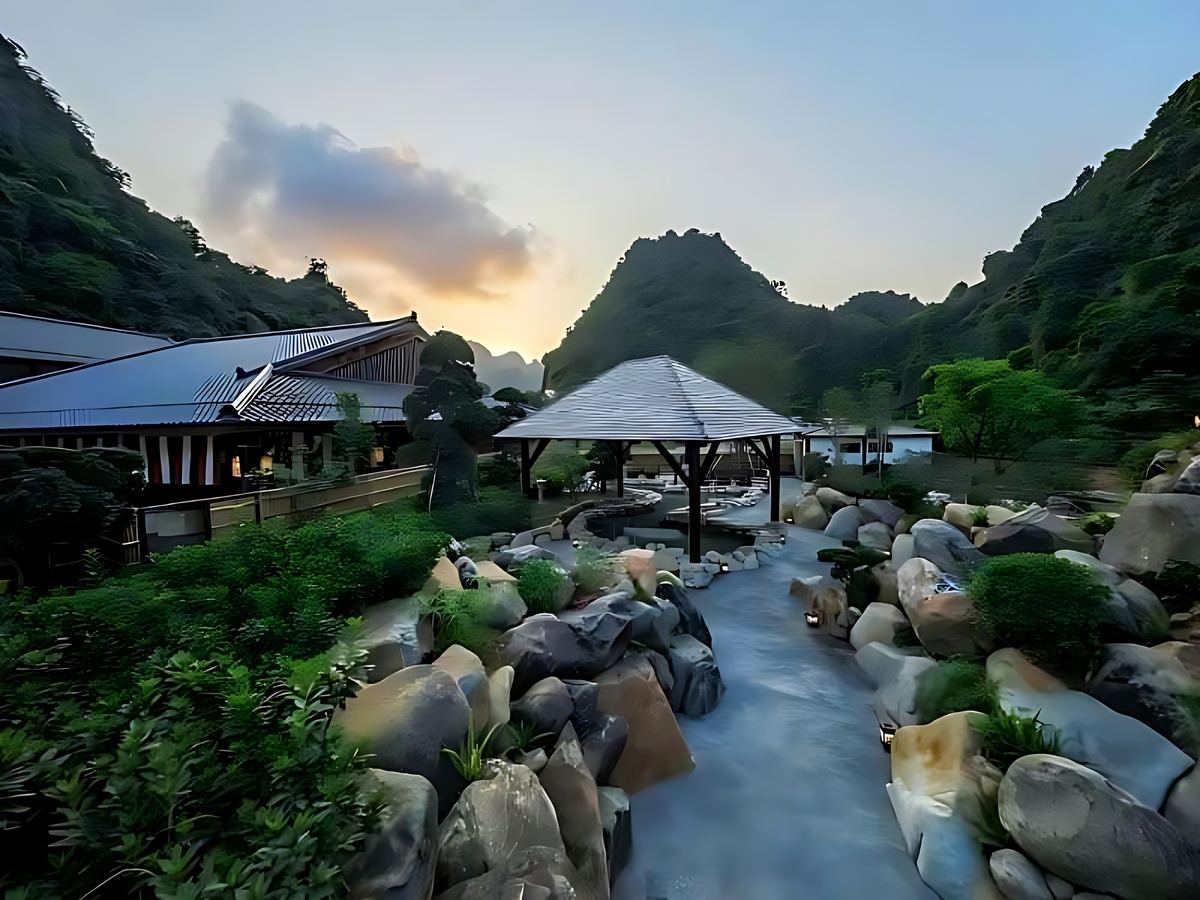 Không gian Yoko Onsen Quang Hanh phong cách Nhật Bản với hồ khoáng nóng và vườn thiền
