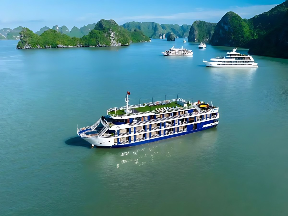 Du khách Hạ Long kết hợp nghỉ dưỡng và trải nghiệm đa dạng