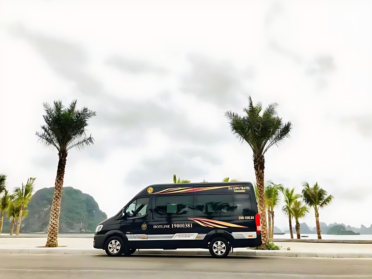 Hành khách xác nhận điểm đón, giờ đón và chuẩn bị hành lý trước chuyến đi limousine