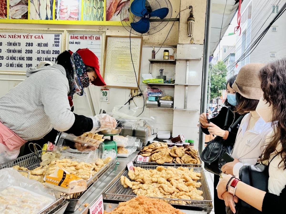 Chợ Cái Dăm là sự đa dạng về chủng loại hải sản với nhiều loài khác nhau.