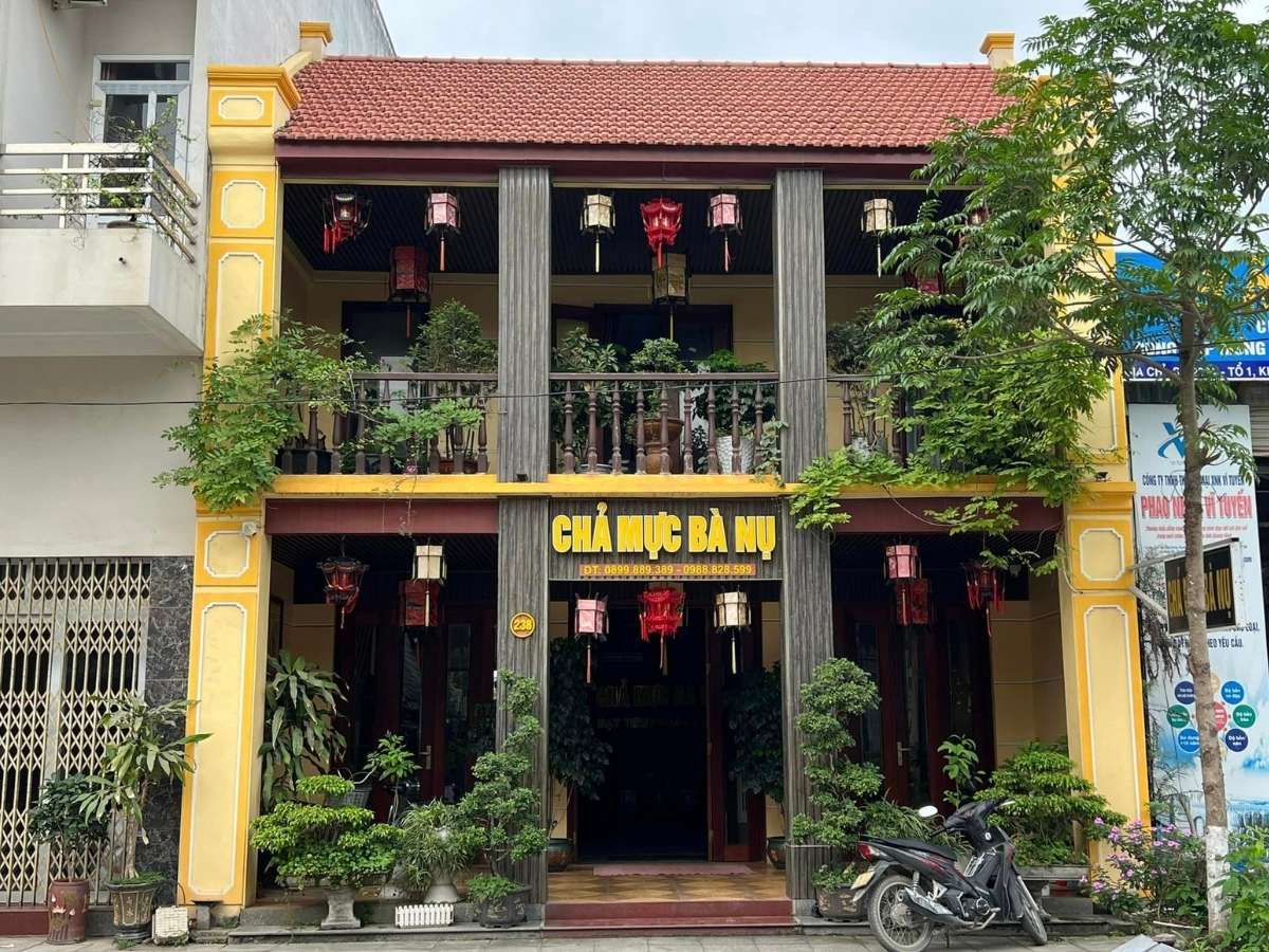 Chả mực Bà Nụ được xem là thương hiệu lâu đời và uy tín nhất tại Quảng Ninh.