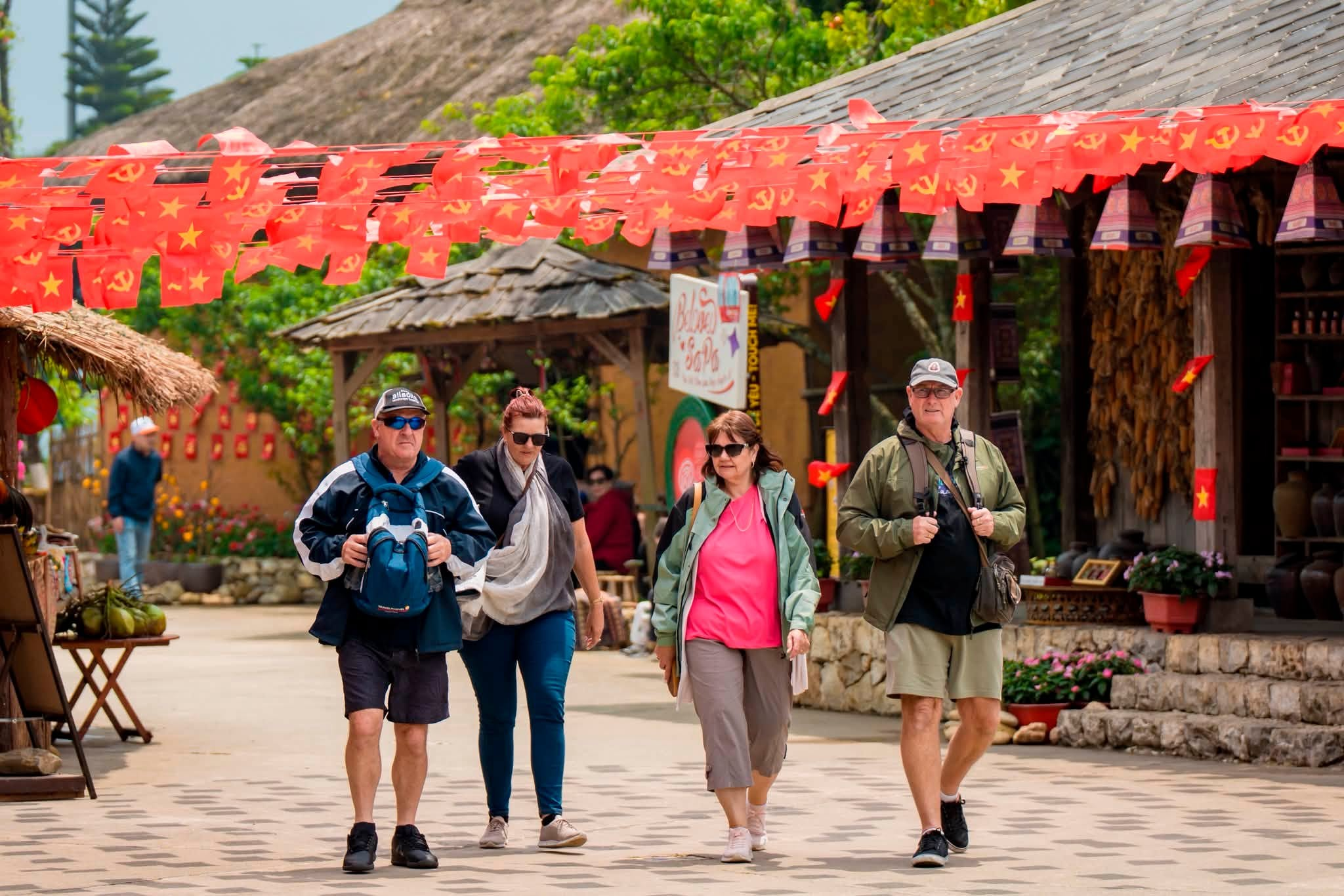 沙壩天氣變化頻繁,旅客需準備合適的服裝