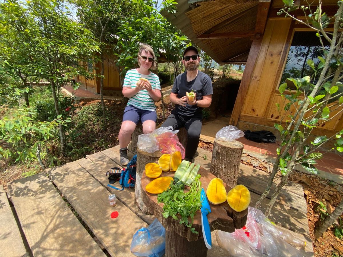 Trải nghiệm cuộc sống bản địa tại homestay - dịch vụ độc đáo cho các trekkers.