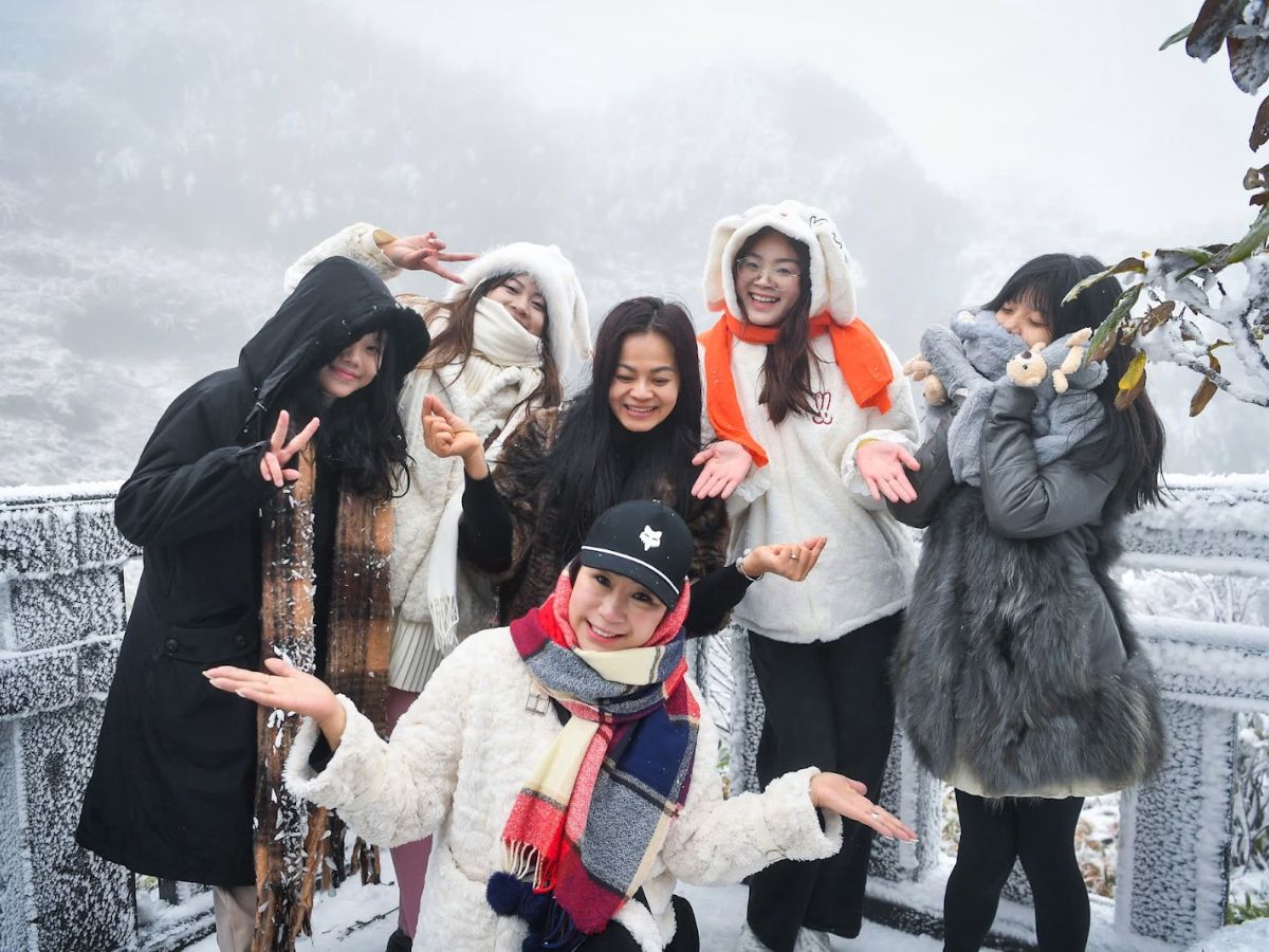 Trải nghiệm săn tuyết cực đẹp trên đỉnh Fansipan.