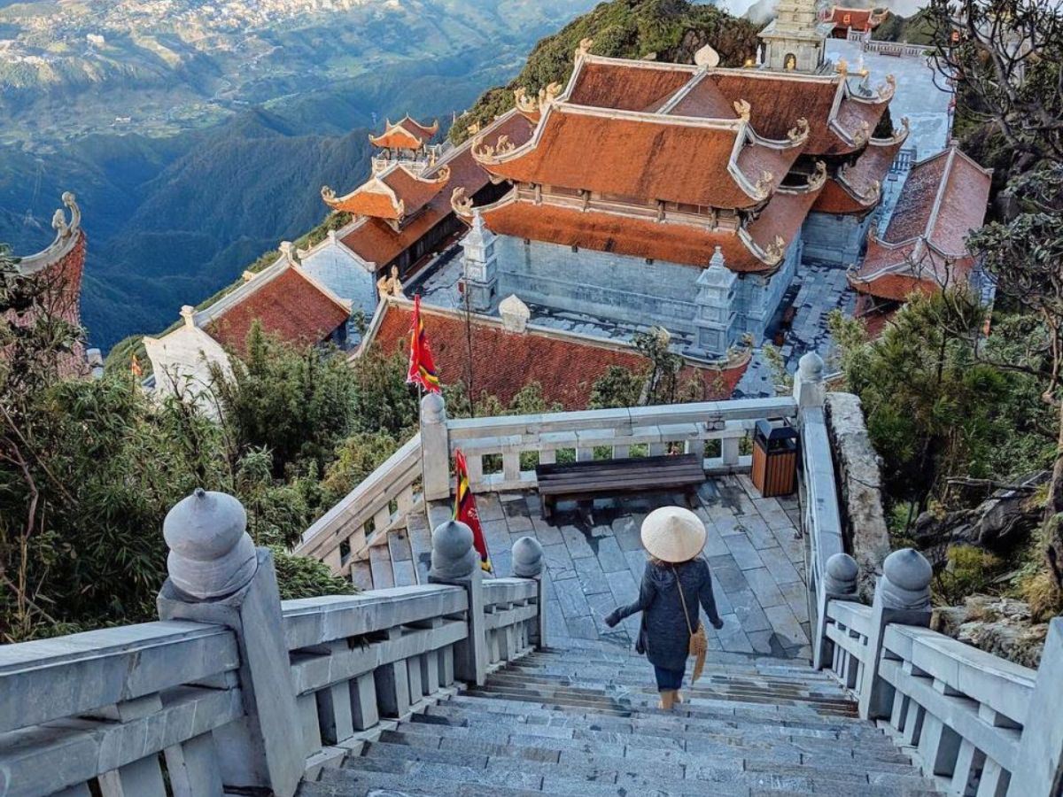 Vẻ đẹp yên bình, mộc mạc của Đền Mẫu thượng.