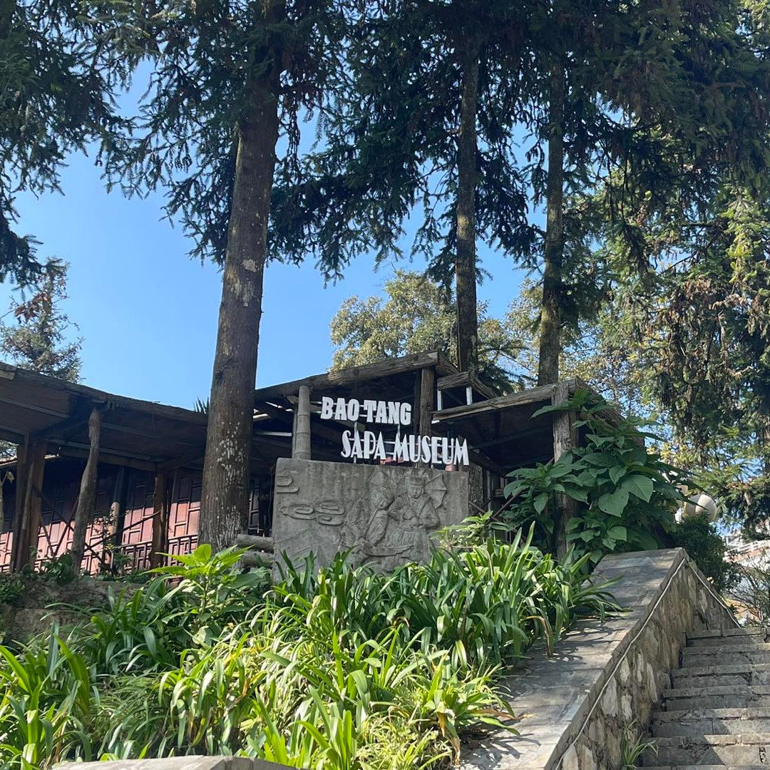 Du khách nên ghé thăm bảo tàng Sa Pa để tìm hiểu về đời sống, lịch sử vùng đất mờ sương.