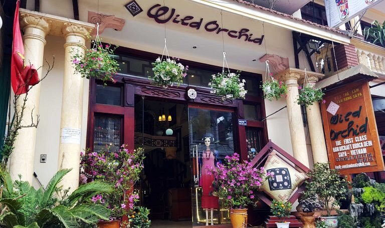 Lan Rung shop is exquisitely decorated.