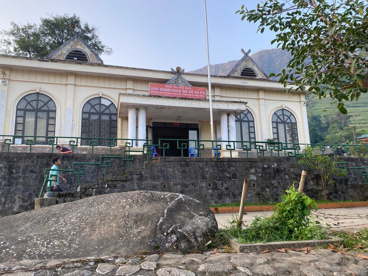 The Sa Pa Ancient Stone Exhibition House is built to manage and protect artifacts.