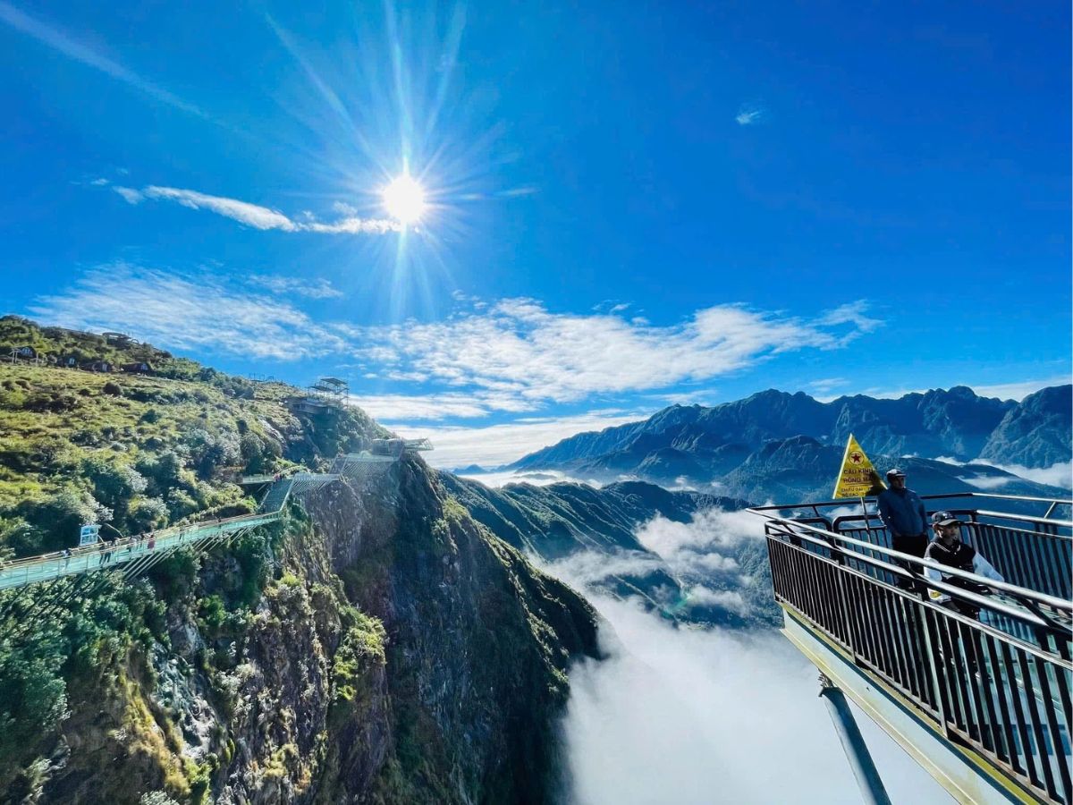 Nơi đây sẽ giúp bạn chiêm ngưỡng trọn vẹn kỳ quan thiên nhiên hùng vĩ mà tạo hoá đã ban tặng cho núi rừng Tây Bắc.