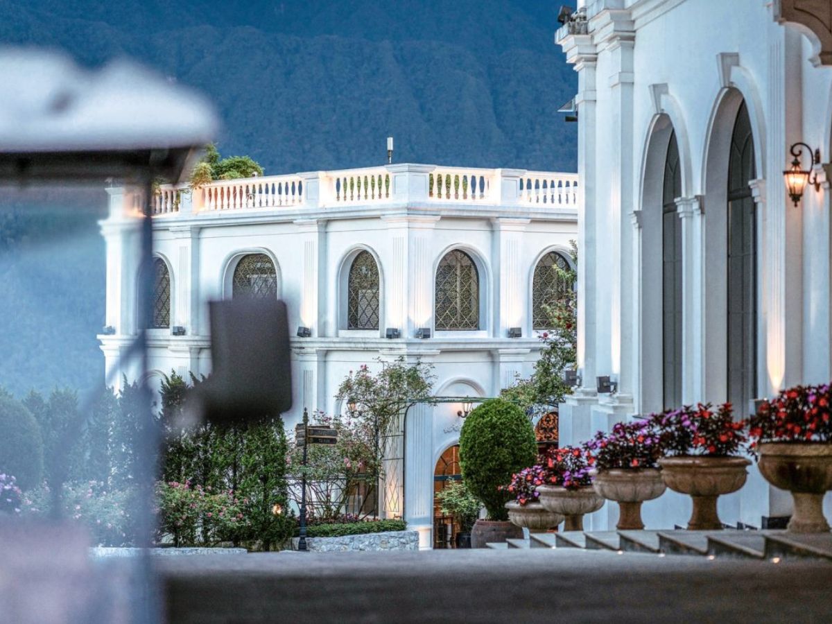 Silk Path Grand Sapa Resort & Spa có kiến trúc ấn tượng