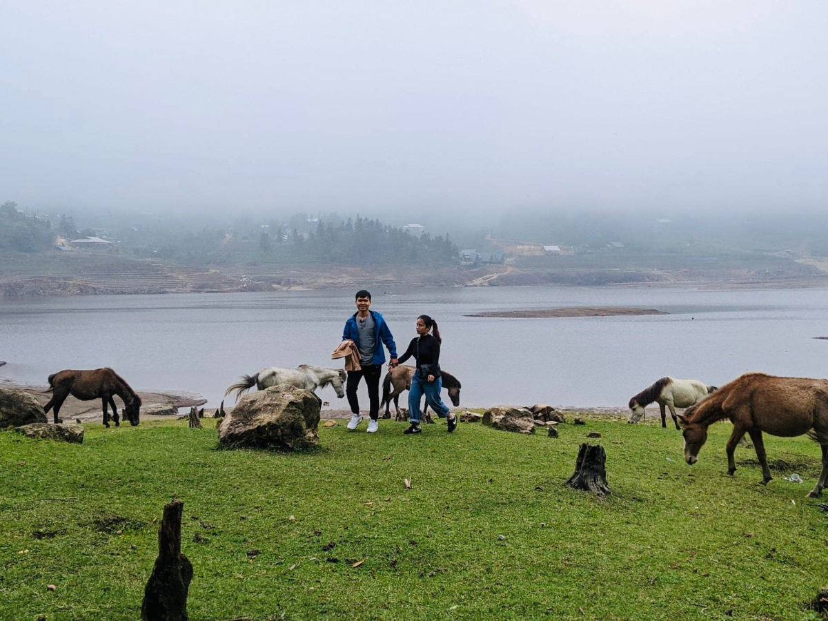 Trekking quanh hồ Séo Mý Tỷ khám phá thiên nhiên nguyên sơ Sa Pa