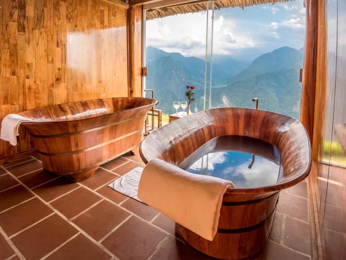 Thưởng thức tắm lá Dao đỏ Sa Pa – trải nghiệm truyền thống tốt cho sức khỏe và tinh thần