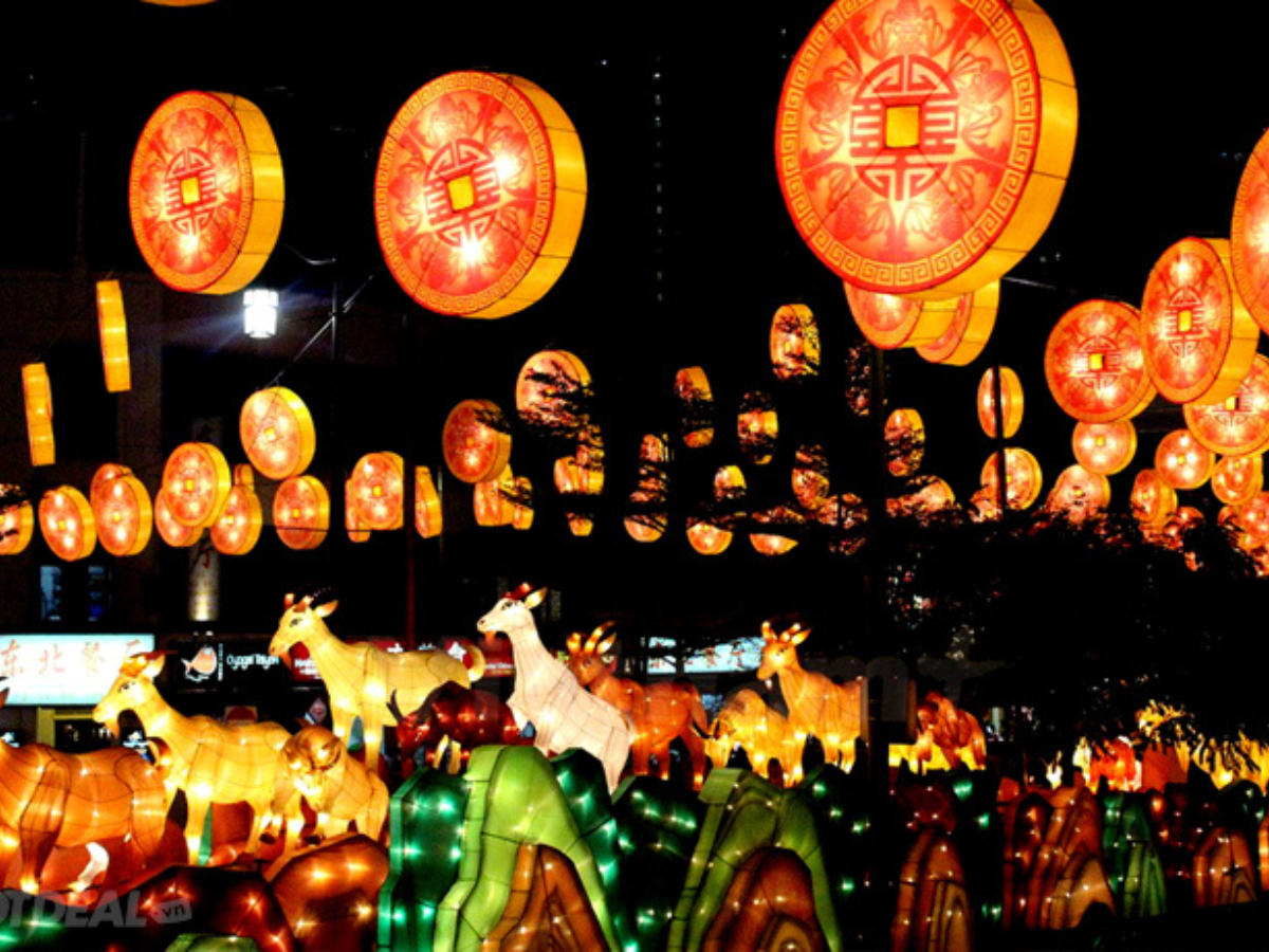 Đêm hội trăng rằm khép lại mùa lễ hội rực rỡ ở Sa Pa