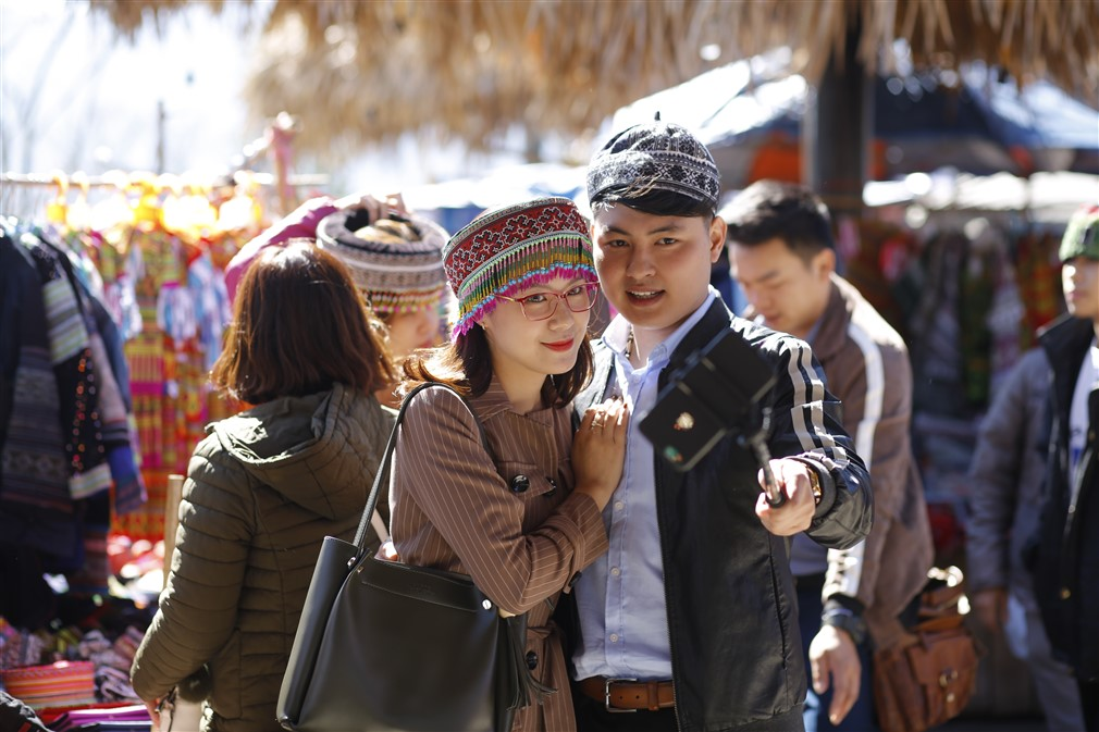 Du khách có cơ hội trải nghiệm đời sống của các dân tộc vùng cao Sa Pa ngay tại khu vực Bản Mây