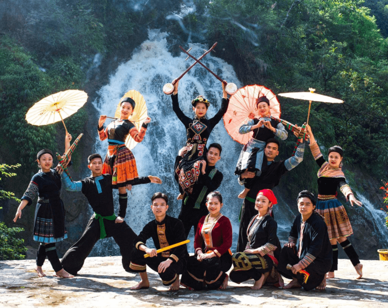 Các chương trình biểu diễn đặc sắc chào mừng năm mới tại Bản Cát Cát