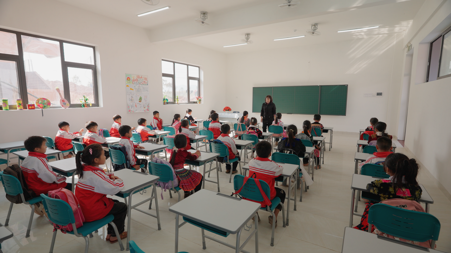 Việc đầu tư xây dựng trường học ở biên giới đóng vai trò quan trọng trong sự phát triển của Điện Biên