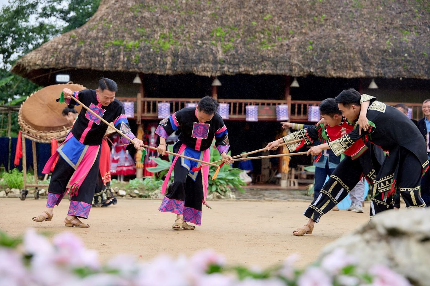 Show diễn “Đỉnh thiêng du ký”
