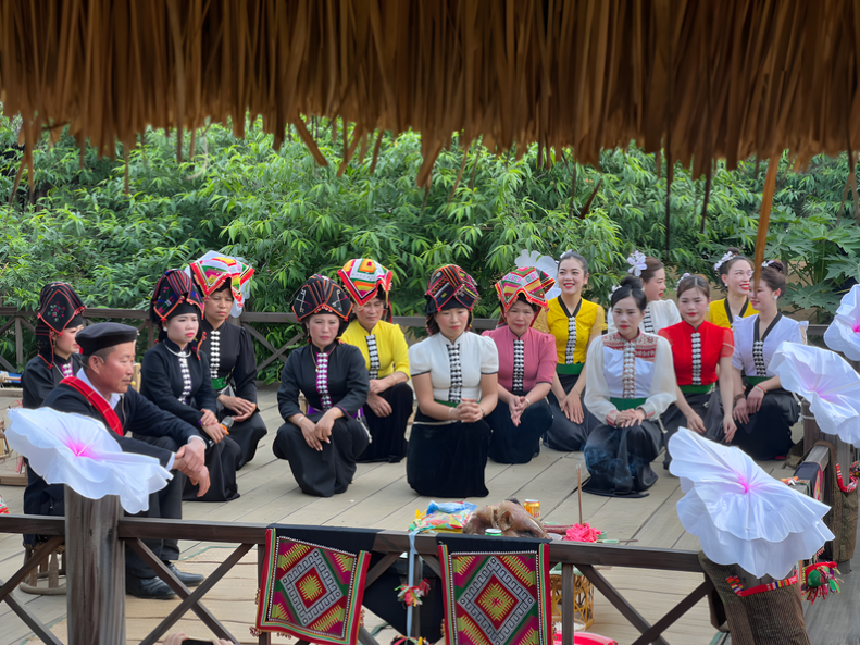 Lễ hội Xên Bản, Xên Mường thường diễn ra tại những không gian linh thiêng.