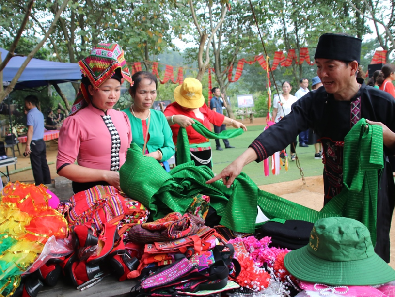 Lễ hội Xên Bản, Xên Mường thu hút nhiều du khách cả trong và ngoài nước.