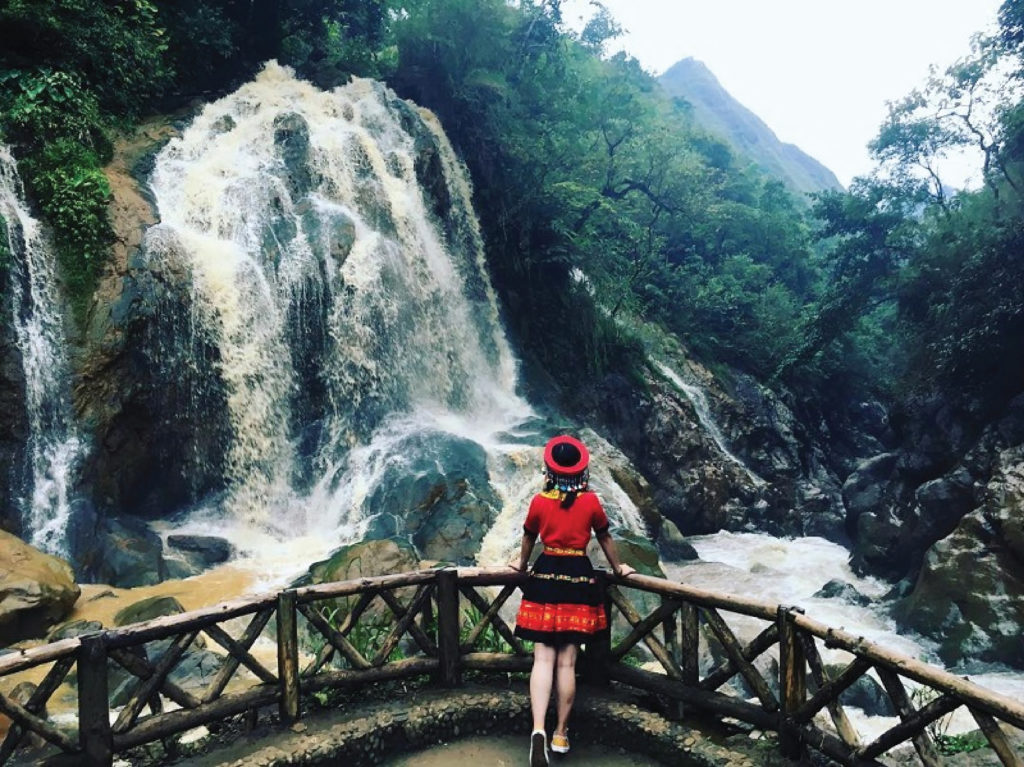 Thác Bạc là điểm đến thiên nhiên được nhiều du khách yêu thích khi ghé Sa Pa