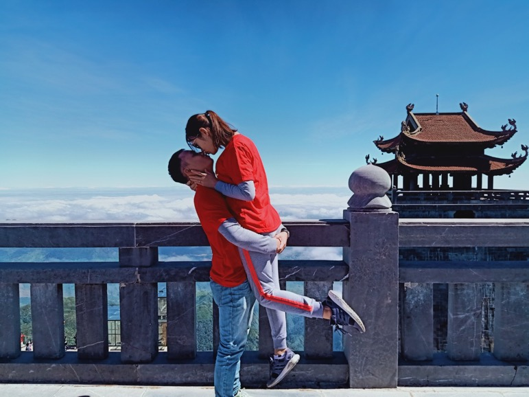 Các cặp đôi nên chọn trang phục đồng điệu với nhau để có những bức ảnh đẹp nhất