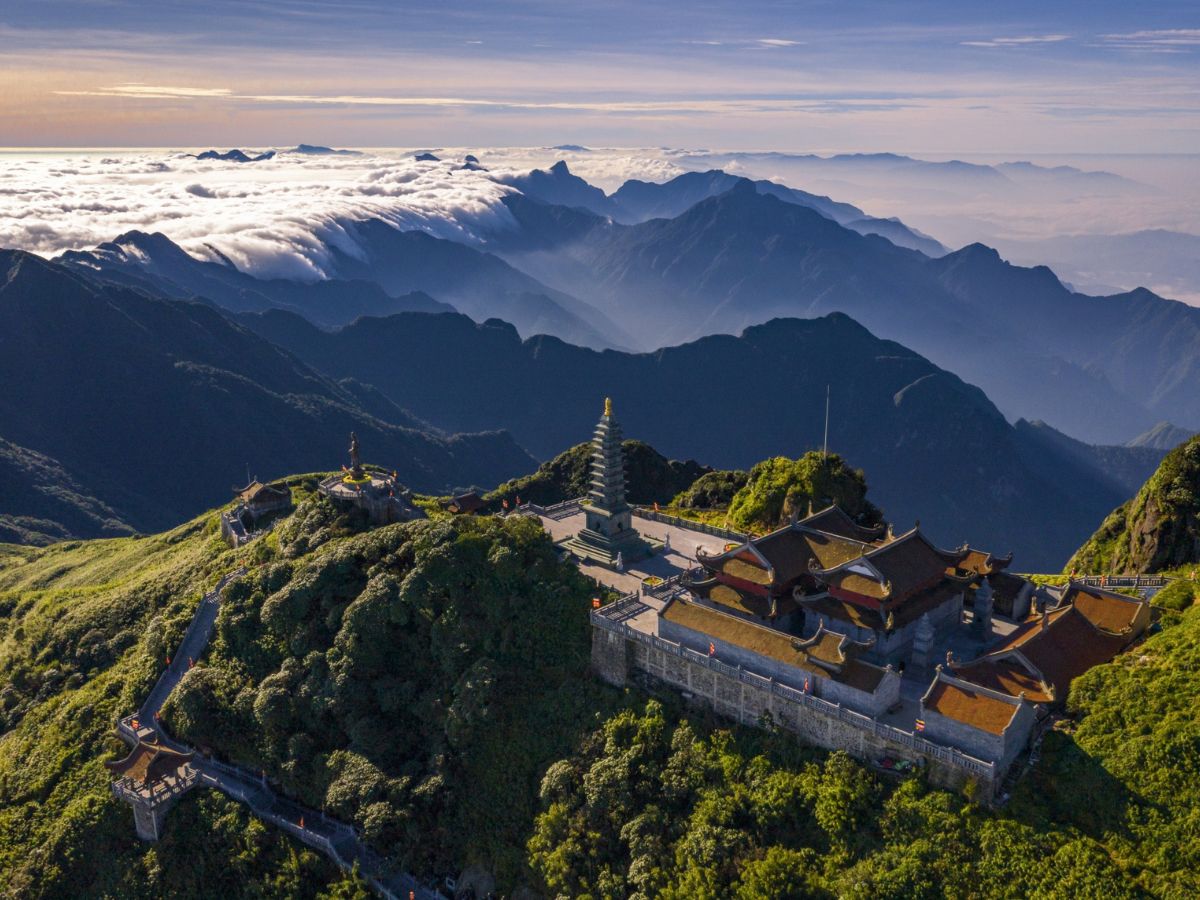 Cáp treo Fansipan 2026 với hành trình di chuyển chỉ còn khoảng 15 phút.