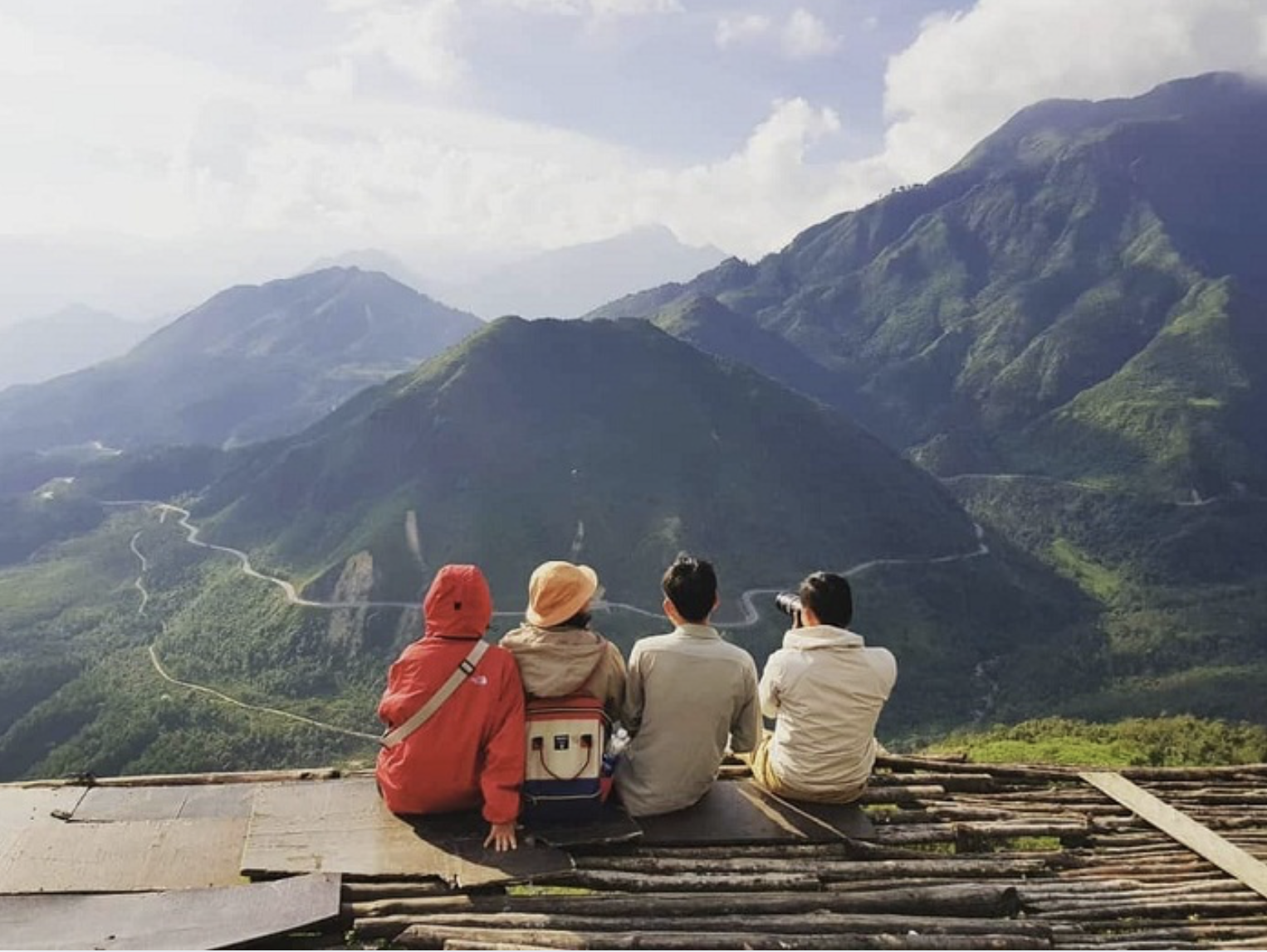 Đèo Ô Quy Hồ – một trong những cung đèo nổi tiếng với khung cảnh hùng vĩ của dãy Hoàng Liên Sơn.