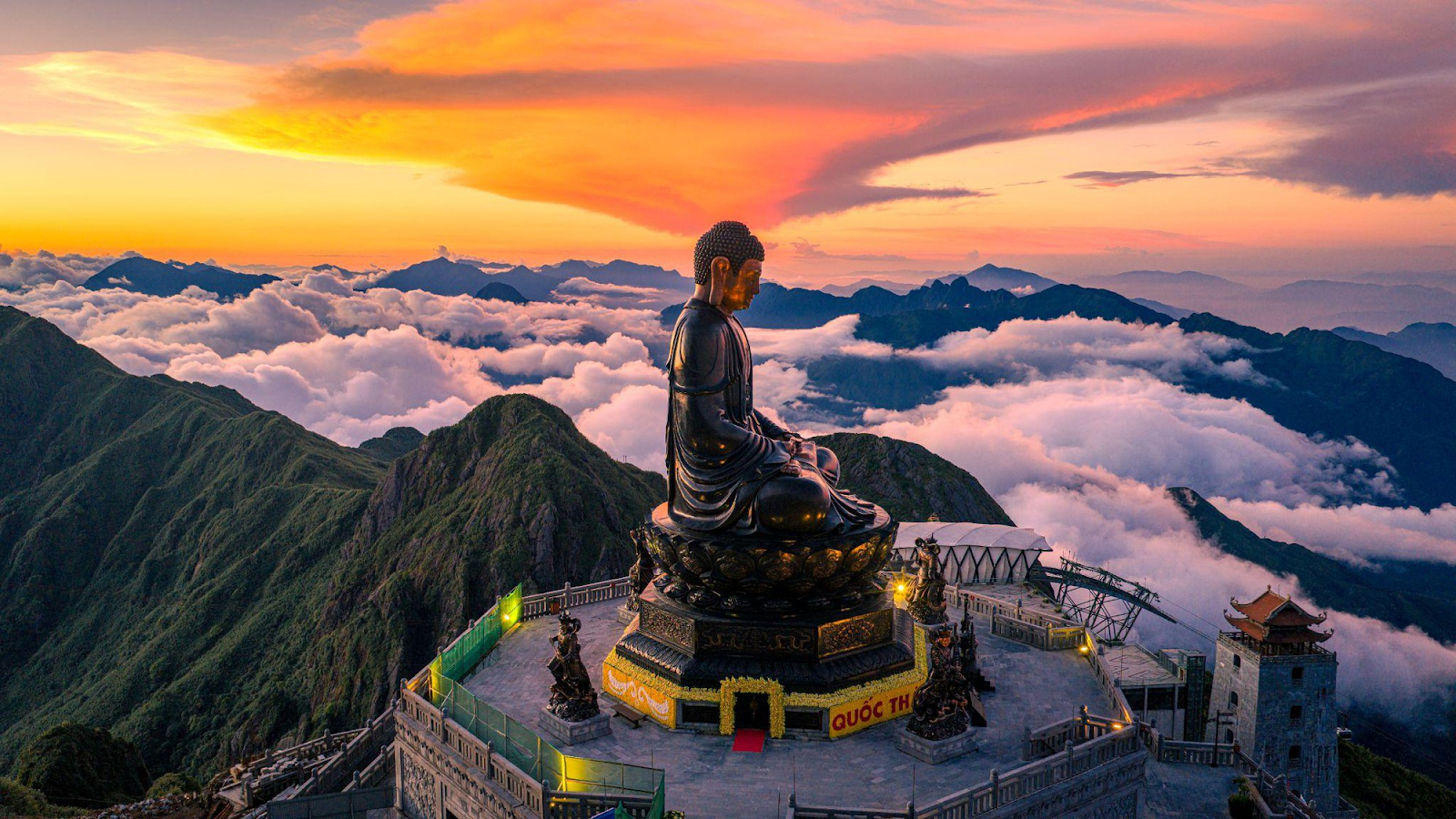 Quần thể tâm linh hùng vĩ trên đỉnh Fansipan