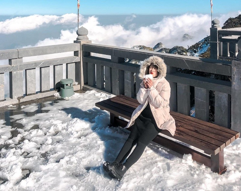 Du khách có cơ hội “săn” băng tuyết khi ghé Fansipan vào mùa đông