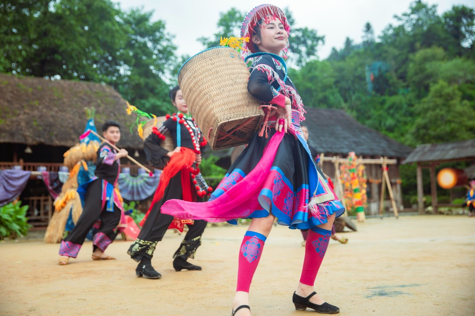 Các chương trình văn nghệ đặc sắc tại Bản Mây