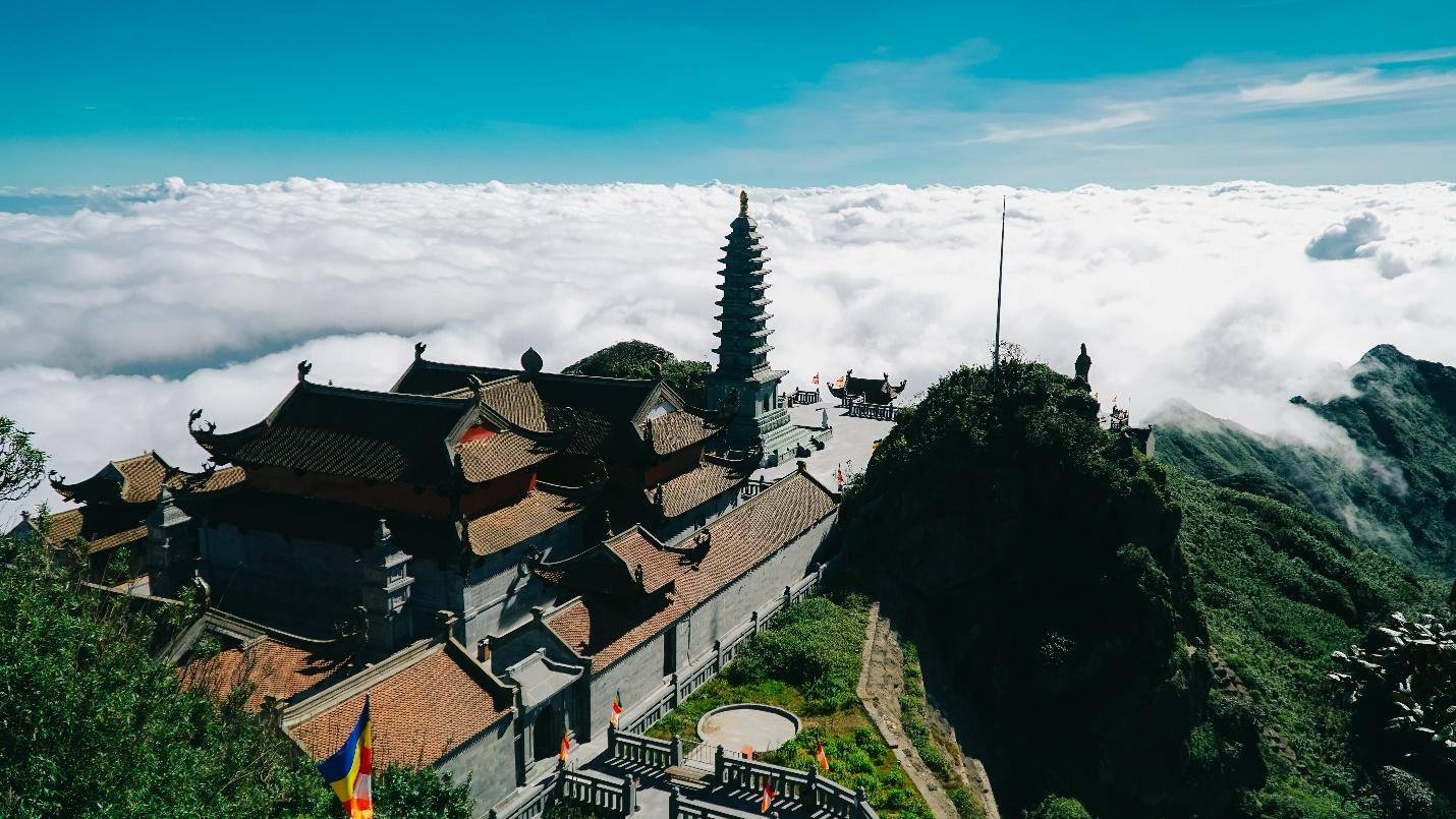 Không gian linh thiêng trên khu vực tâm linh ở đỉnh Fansipan