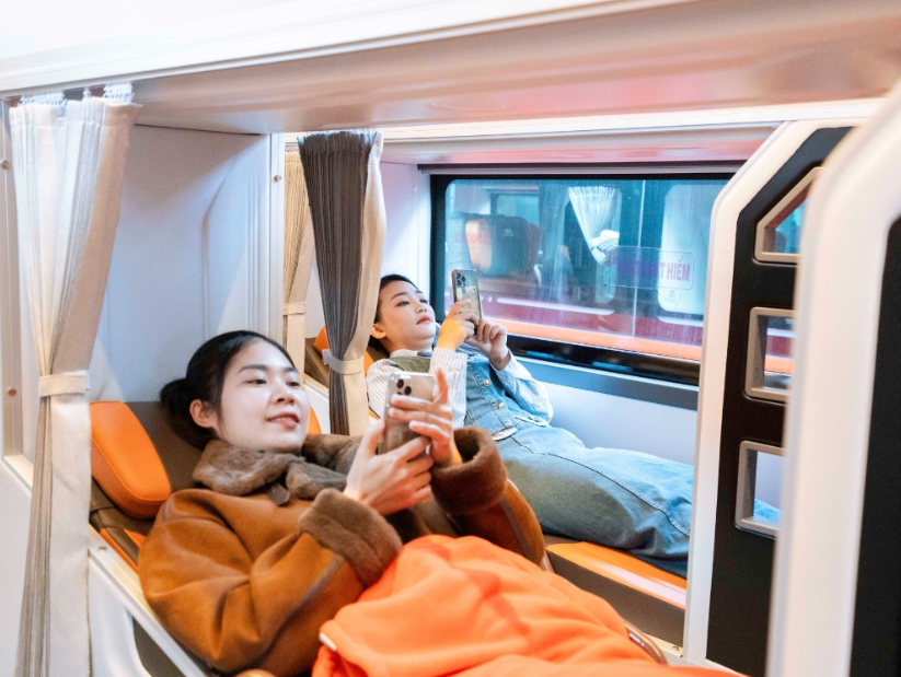 Xe giường nằm được thiết kế lối đi rộng rãi, tạo cảm giác thoải mái suốt hành trình.