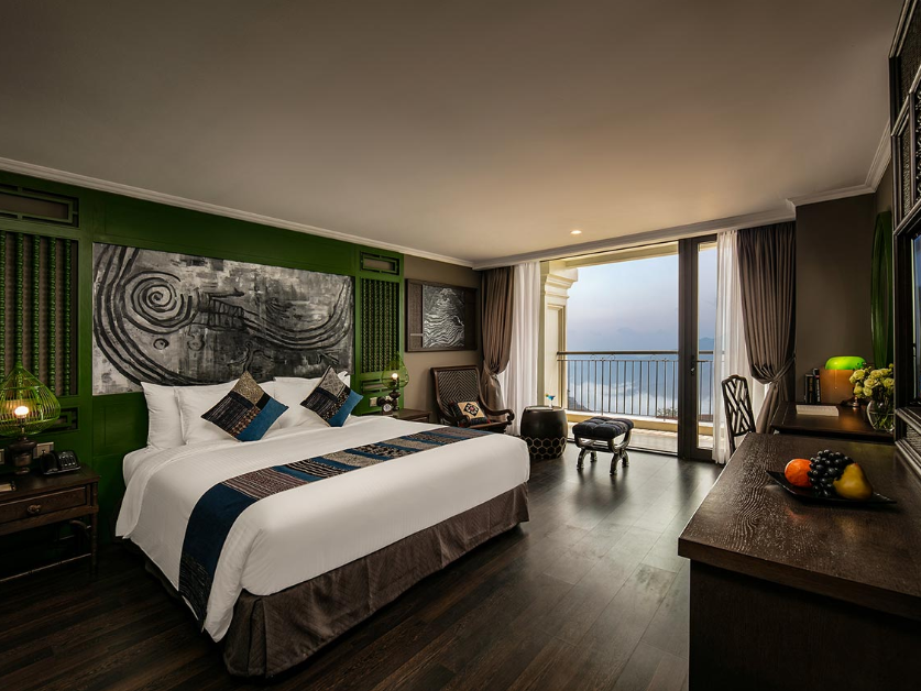 Phòng Presidential Suite có diện tích lên tới 127m2, được thiết kế với điểm nhấn vào sự sang trọng.