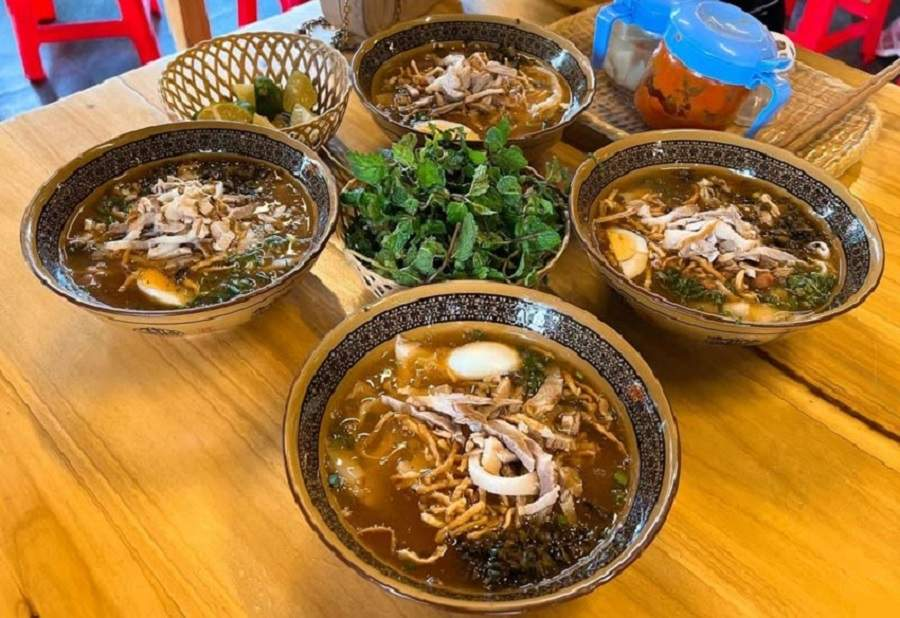 Bữa sáng ăn cốn sủi giúp du khách ấm bụng thoải mái khám phá các địa điểm nổi tiếng