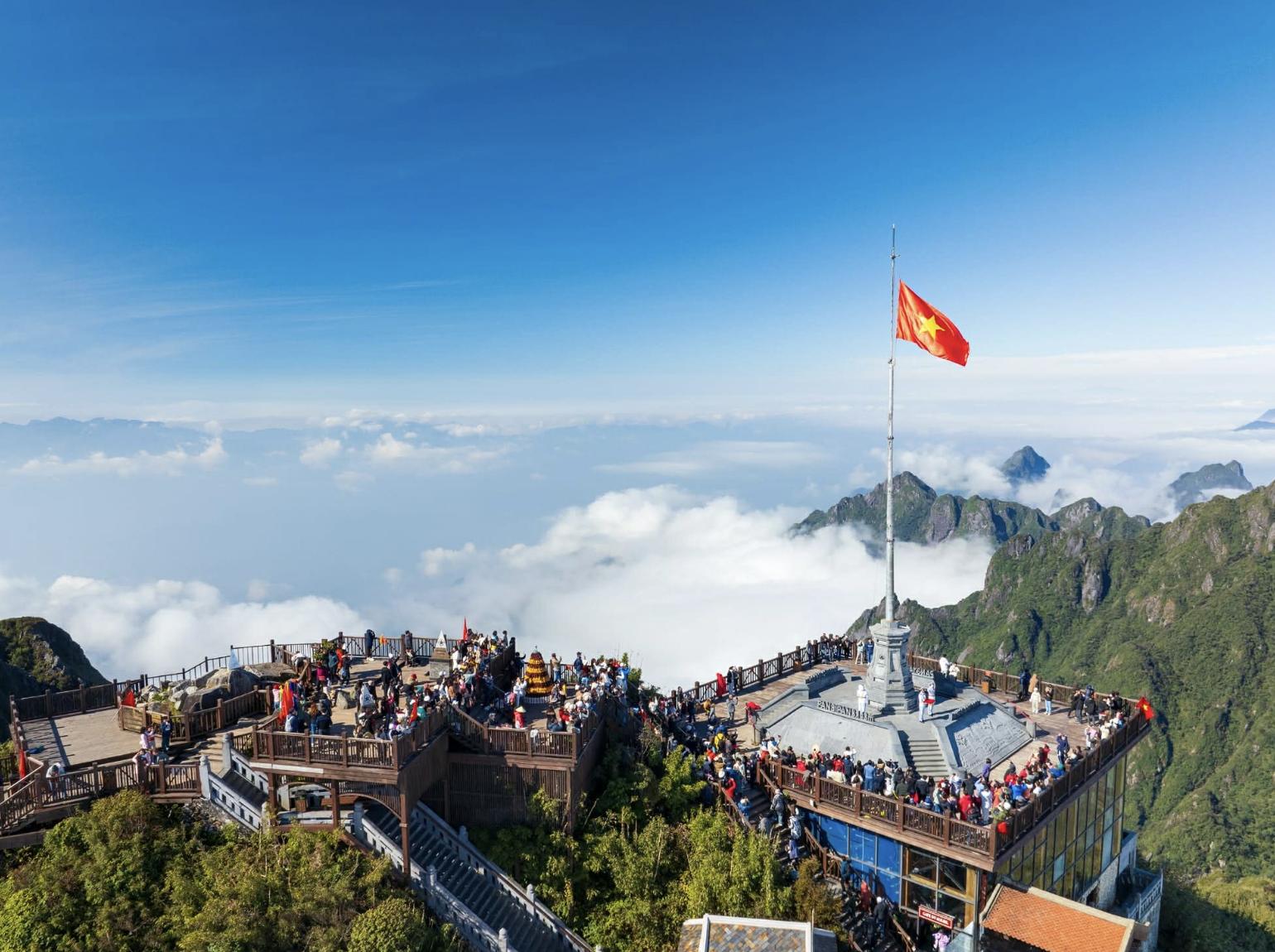 Cột mốc khẳng định hành trình chinh phục “nóc nhà Đông Dương” đầy ý nghĩa.