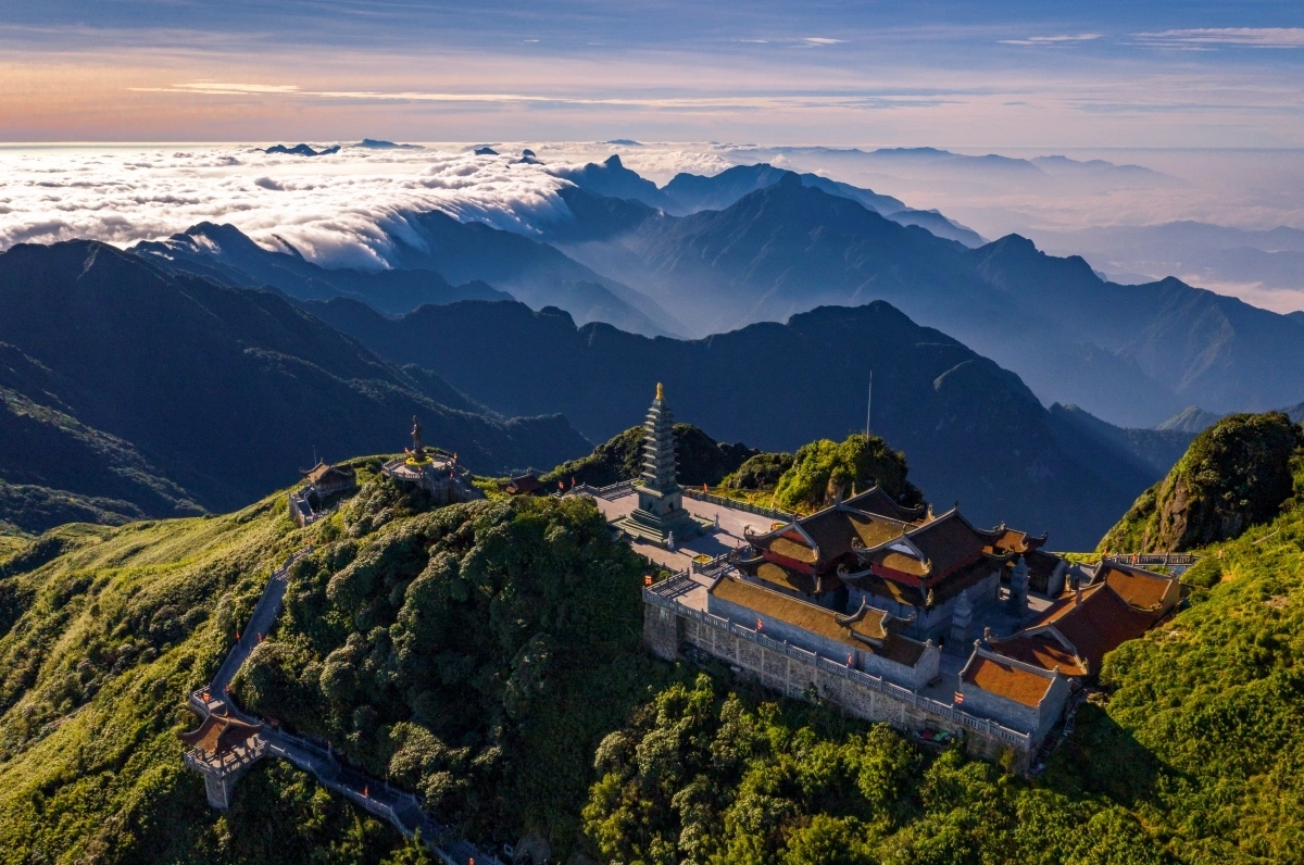 Fansipan boasts a magnificent spiritual complex