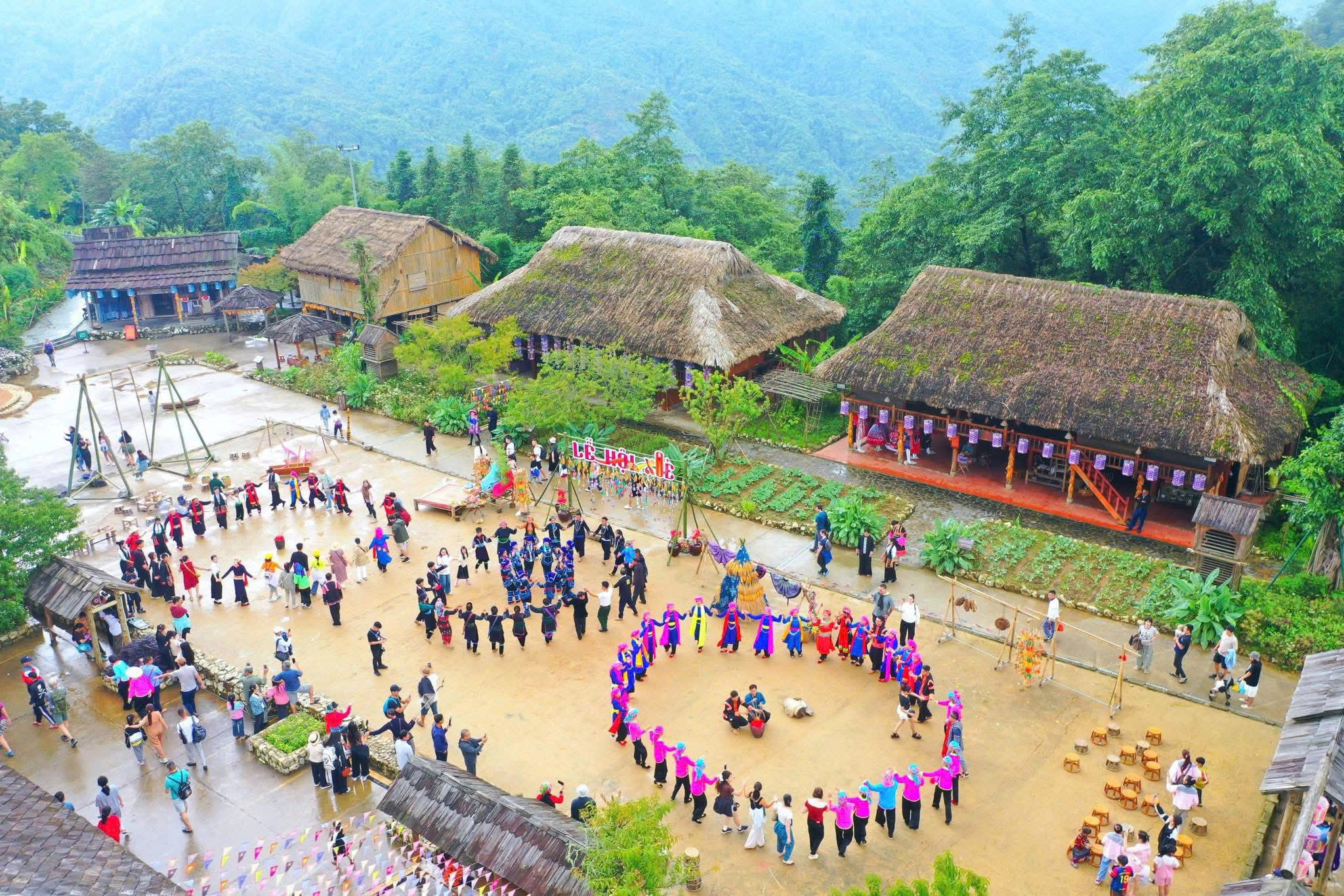 Sapa boasts a unique culture of the ethnic minorities in the northwest mountainous region.