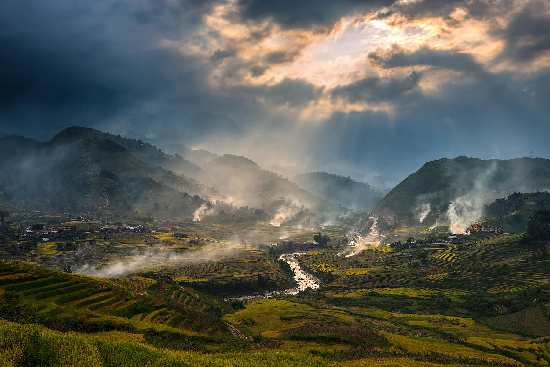 Sapa is famous for its majestic natural scenery and cool climate.