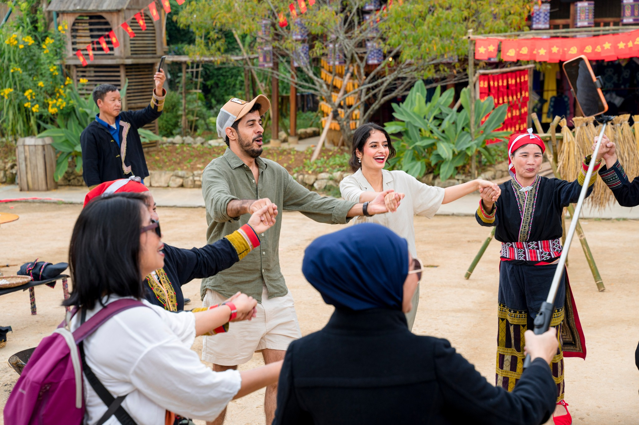 Tourists visit and learn about the culture of the ethnic groups in May Village.