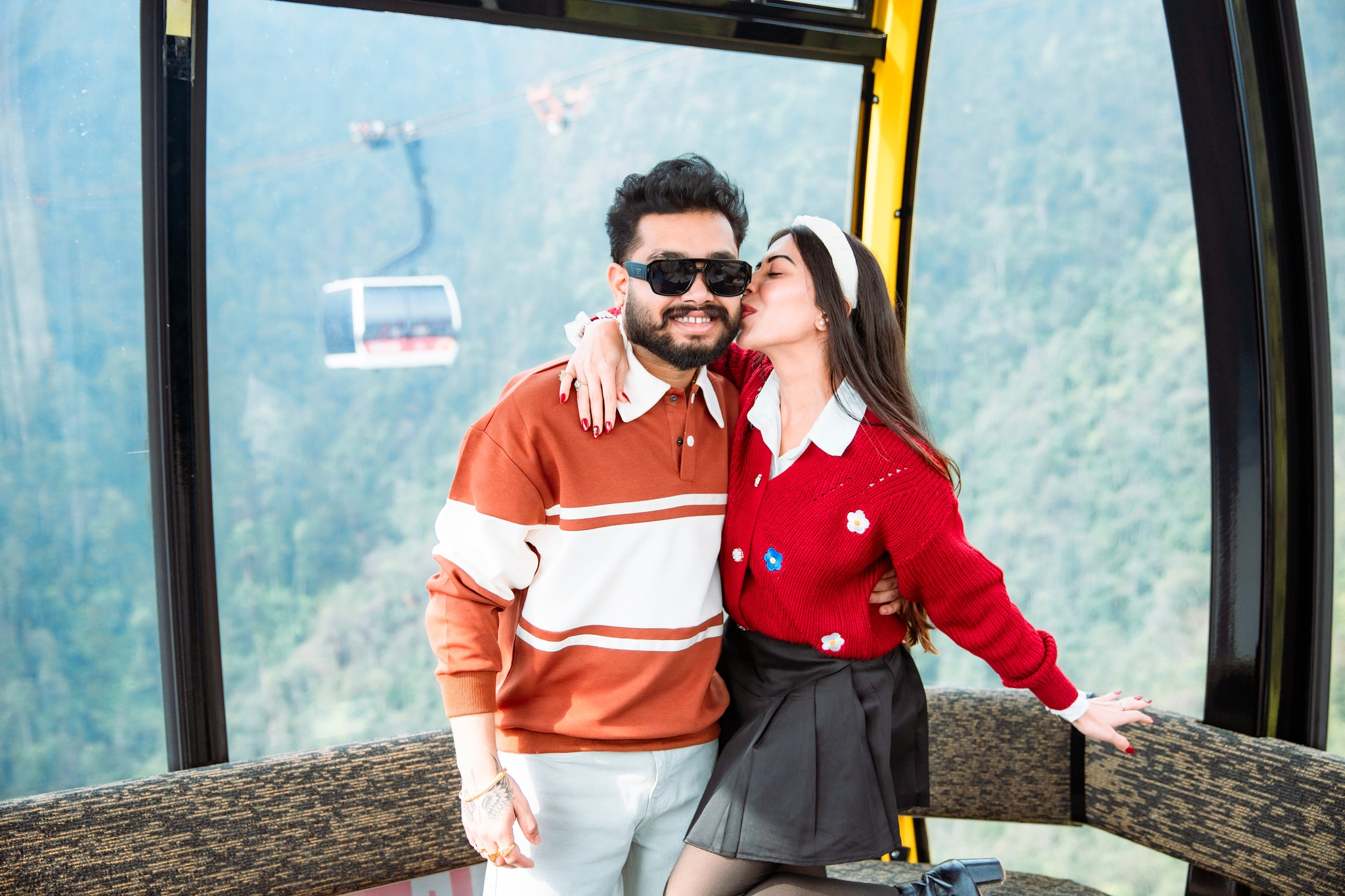 The Fansipan cable car offers a unique journey to admire the mountain scenery from above.