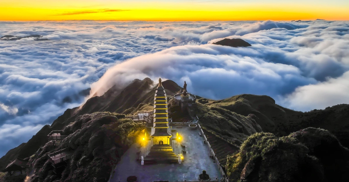 The magical sea of clouds atop Fansipan