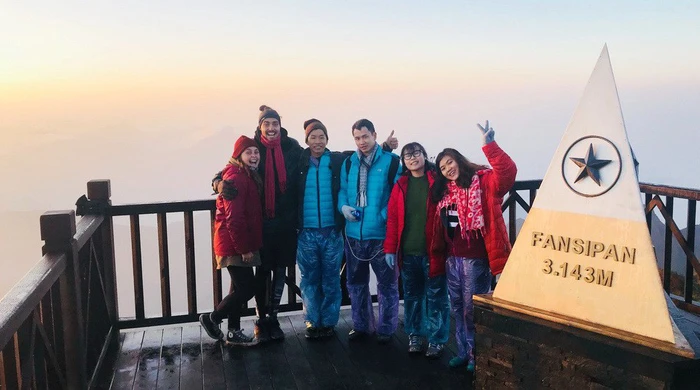 The temperature in Sa Pa is cooler than in Hanoi, so tourists need to prepare appropriate clothing