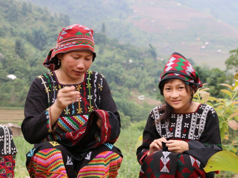 Thổ cẩm của người Xa Phó gây ấn tượng mạnh bởi sự cầu kỳ và giá trị thẩm mỹ cao.