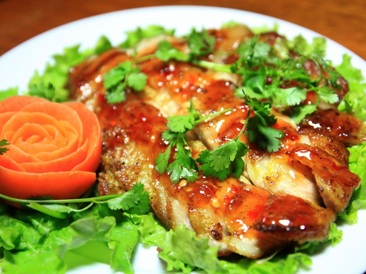 Thịt lợn cắp nách Sa Pa gắn liền với đời sống đồng bào vùng cao.